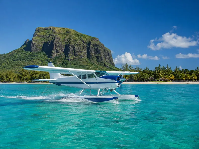 A seaplane on the lagoon; the GetYourGuide one flies the north-east coast
